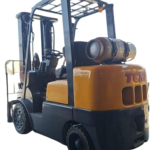 Montacargas TCM japones modelo compacto a gas FCG25